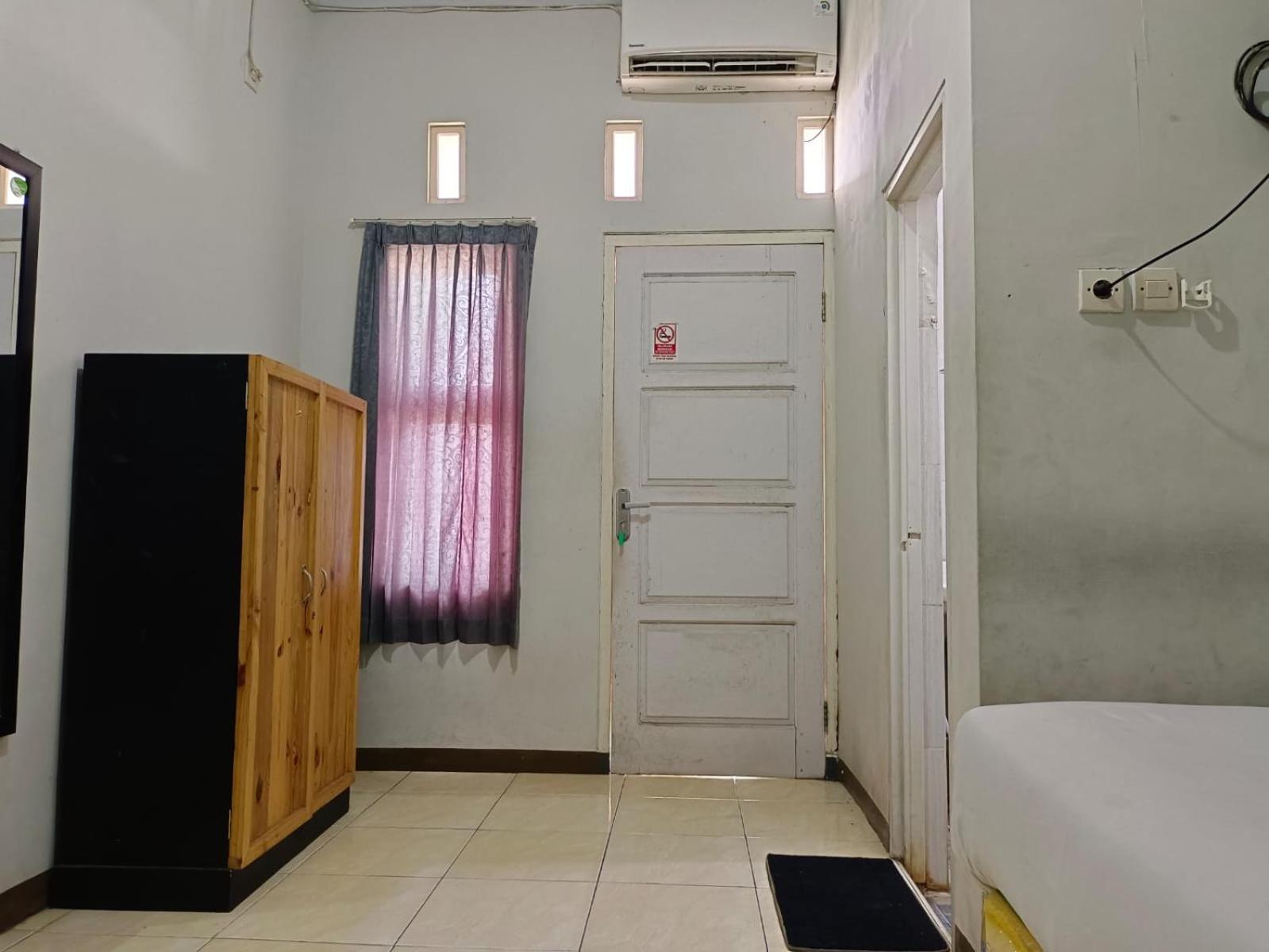 Oemah Jawa Guesthouse Джембер Экстерьер фото